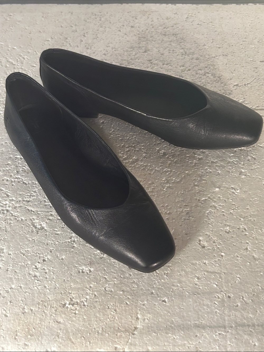 Frye SZ 9 Black Leather Ballet Flats Timeless Closet Staple Minimalist Academia - Picture 5 of 10